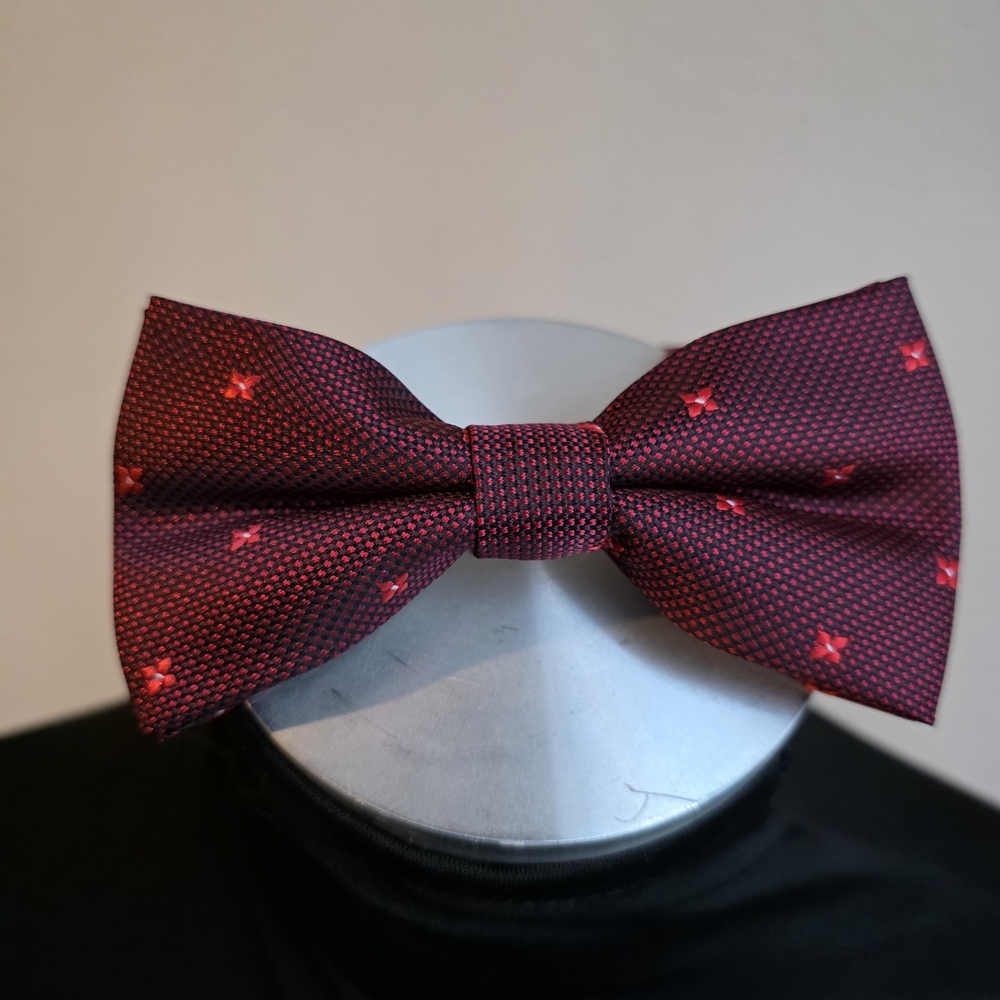 Elegant Burgundy Bow Tie
